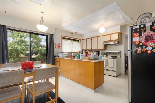 7340 Schaefer Avenue, Richmond, BC - Indoor Photo Showing Other Room