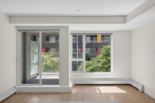 304-384 1St Avenue E, Vancouver, BC - Indoor Photo Showing Other Room