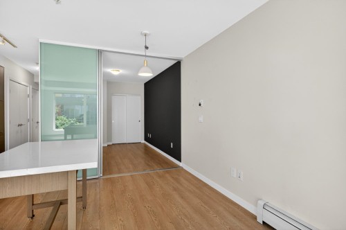 304-384 1St Avenue E, Vancouver, BC - Indoor Photo Showing Other Room