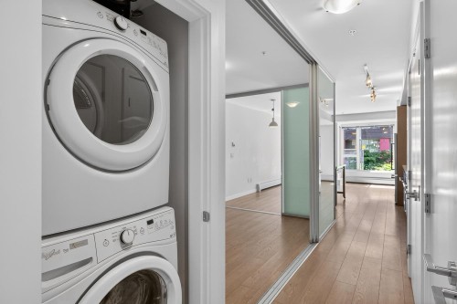 304-384 1St Avenue E, Vancouver, BC - Indoor Photo Showing Laundry Room