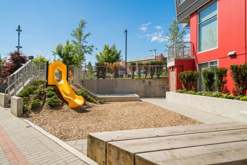 304-384 1St Avenue E, Vancouver, BC - Outdoor