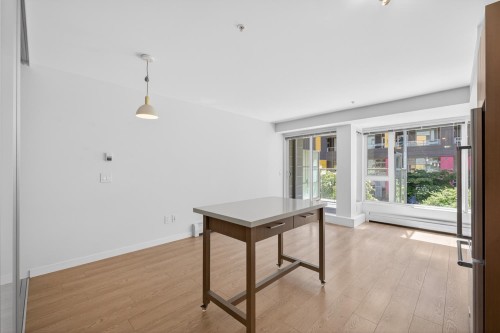 304-384 1St Avenue E, Vancouver, BC - Indoor Photo Showing Other Room