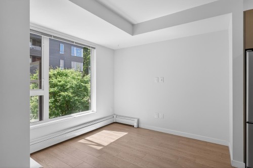 304-384 1St Avenue E, Vancouver, BC - Indoor Photo Showing Other Room