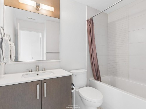 24-10133 River Drive, Richmond, BC - Indoor Photo Showing Bathroom