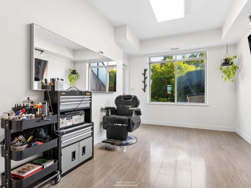 24-10133 River Drive, Richmond, BC - Indoor