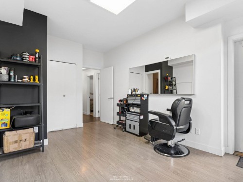 24-10133 River Drive, Richmond, BC - Indoor Photo Showing Office