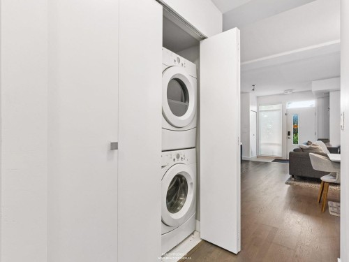 24-10133 River Drive, Richmond, BC - Indoor Photo Showing Laundry Room