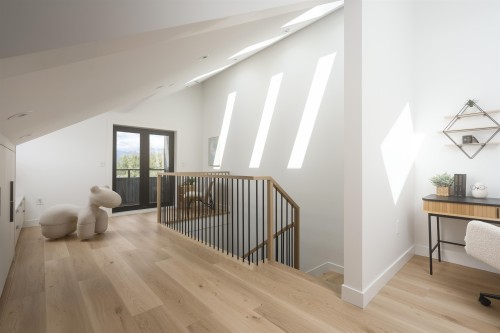 920 16Th Avenue E, Vancouver, BC - Indoor Photo Showing Other Room