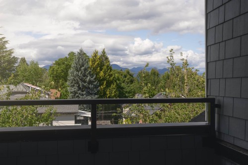 920 16Th Avenue E, Vancouver, BC - Outdoor