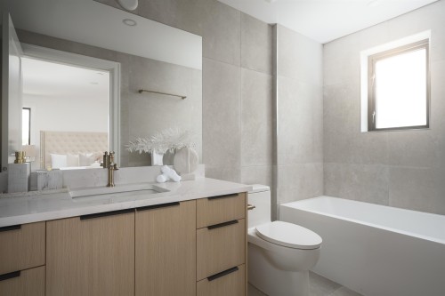 922 16Th Avenue E, Vancouver, BC - Indoor Photo Showing Bathroom