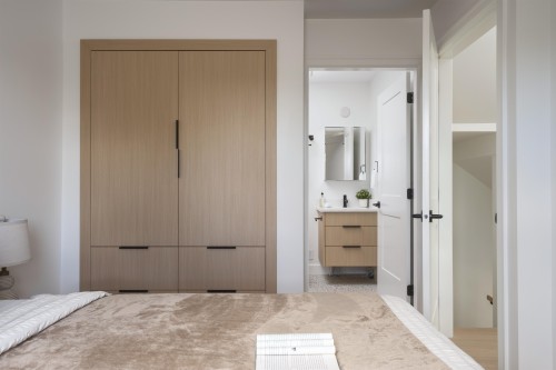 922 16Th Avenue E, Vancouver, BC - Indoor Photo Showing Bedroom