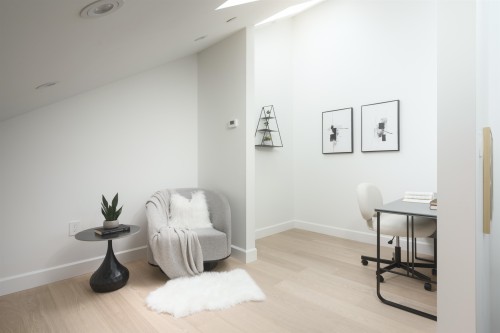 922 16Th Avenue E, Vancouver, BC - Indoor