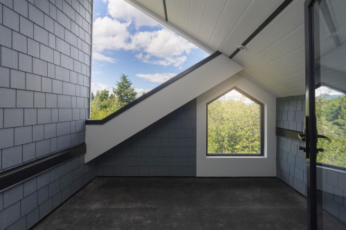 922 16Th Avenue E, Vancouver, BC - Outdoor With Exterior