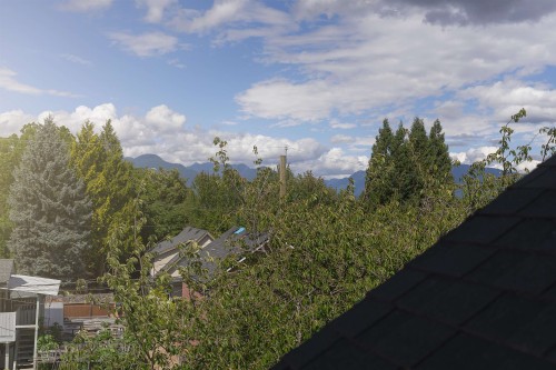 922 16Th Avenue E, Vancouver, BC - Outdoor With View