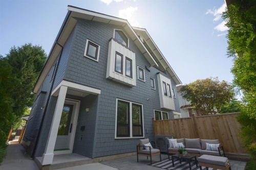 922 16Th Avenue E, Vancouver, BC - Outdoor With Deck Patio Veranda