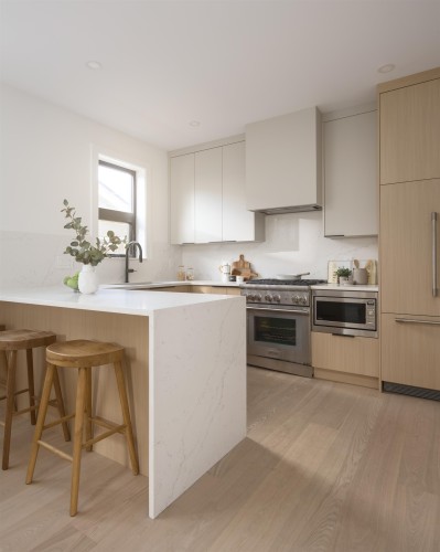 922 16Th Avenue E, Vancouver, BC - Indoor Photo Showing Kitchen