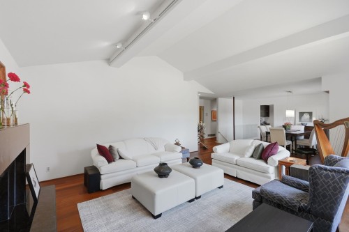 986 Pacific Drive, Delta, BC - Indoor Photo Showing Living Room
