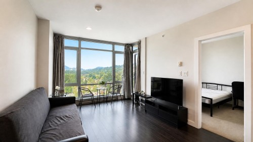 1908-2955 Atlantic Avenue, Coquitlam, BC - Indoor Photo Showing Living Room