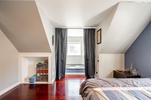 3933 Toronto Street, Port Coquitlam, BC - Indoor Photo Showing Bedroom
