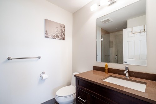 3933 Toronto Street, Port Coquitlam, BC - Indoor Photo Showing Bathroom