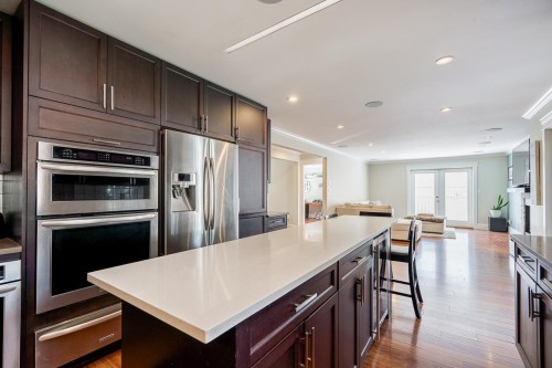 3933 Toronto Street, Port Coquitlam, BC - Indoor Photo Showing Kitchen With Upgraded Kitchen
