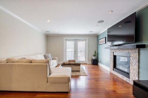 3933 Toronto Street, Port Coquitlam, BC - Indoor Photo Showing Living Room With Fireplace
