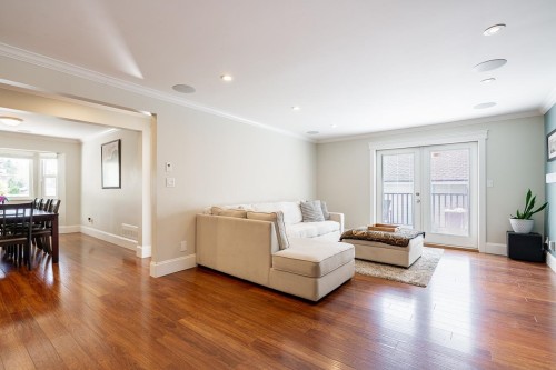 3933 Toronto Street, Port Coquitlam, BC - Indoor Photo Showing Living Room
