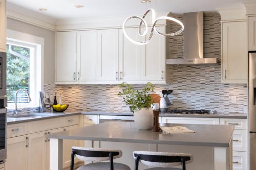 3420 Rockview Place, West Vancouver, BC - Indoor Photo Showing Kitchen With Upgraded Kitchen