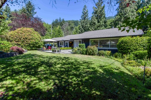 3420 Rockview Place, West Vancouver, BC - Outdoor