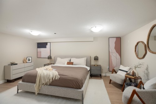 3420 Rockview Place, West Vancouver, BC - Indoor Photo Showing Bedroom