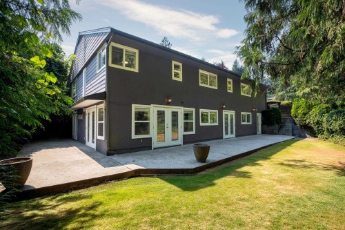 3420 Rockview Place, West Vancouver, BC - Outdoor With Exterior