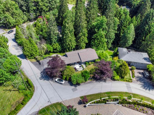 3420 Rockview Place, West Vancouver, BC - Outdoor