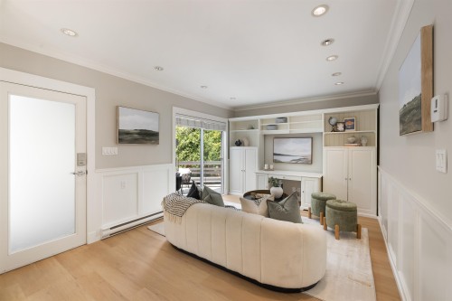 3420 Rockview Place, West Vancouver, BC - Indoor Photo Showing Living Room