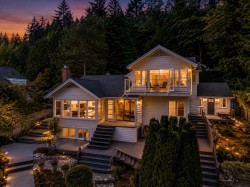 4043 Rose Crescent  West Vancouver, BC V7V 2N6