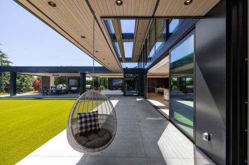 690 Knockmaroon Road, West Vancouver, BC - Outdoor With Exterior