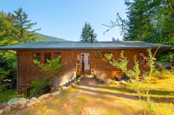 368 Eagles Nest Road Bowen Island, BC V0N 1G1