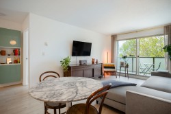 405-1864 Frances Street  Vancouver, BC V5L 1Z7