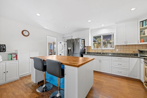 8640 Sierpina Drive, Richmond, BC - Indoor Photo Showing Kitchen With Double Sink