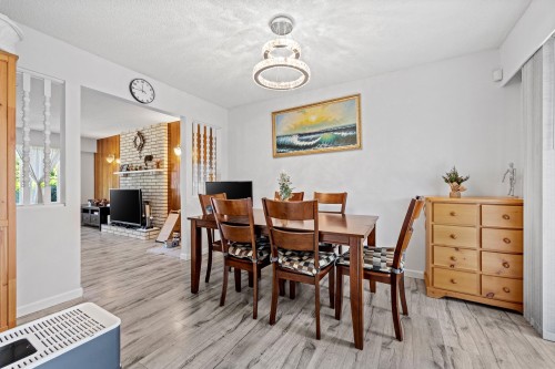8640 Sierpina Drive, Richmond, BC - Indoor Photo Showing Dining Room