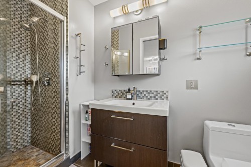 8640 Sierpina Drive, Richmond, BC - Indoor Photo Showing Bathroom