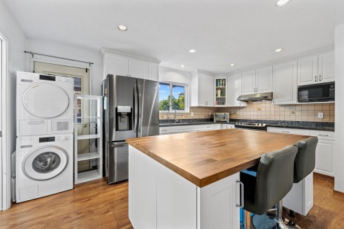 8640 Sierpina Drive, Richmond, BC - Indoor
