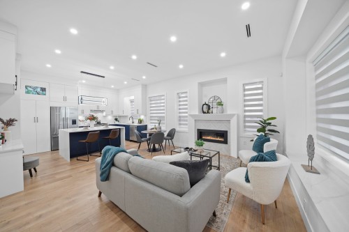 2995 17Th Avenue E, Vancouver, BC - Indoor Photo Showing Living Room With Fireplace