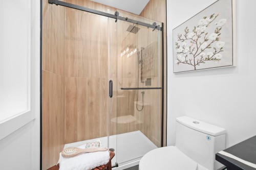 2995 17Th Avenue E, Vancouver, BC - Indoor Photo Showing Bathroom