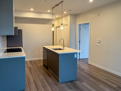 204-3588 Hull Street , Vancouver, BC V5N 4R9 5