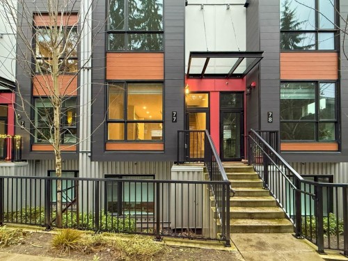 Th 74 - 3592 Hull St , Vancouver, BC V5N 4R9 2