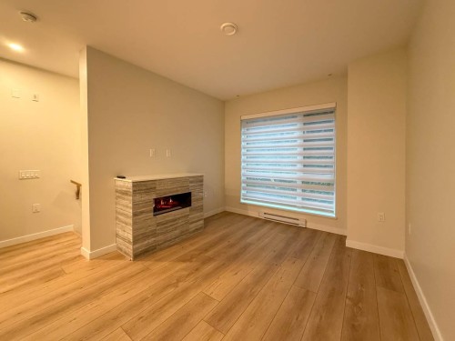 Th 74 - 3592 Hull St , Vancouver, BC V5N 4R9 4