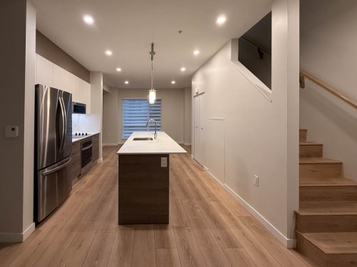 Th 74 - 3592 Hull St , Vancouver, BC V5N 4R9 5