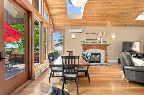 330 Sasamat Lane, North Vancouver, BC - Indoor With Fireplace