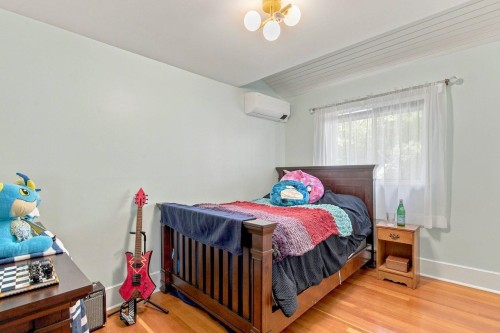 330 Sasamat Lane, North Vancouver, BC - Indoor Photo Showing Bedroom