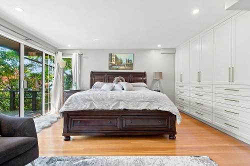 330 Sasamat Lane, North Vancouver, BC - Indoor Photo Showing Bedroom